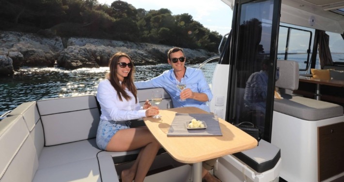 331f3279ec1dcc0329fdedae2790f764 710x375 - Merry Fisher 1095