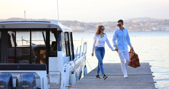 b0311a8437dc3dfdb8f635e9f5803021 710x375 - Merry Fisher 1095