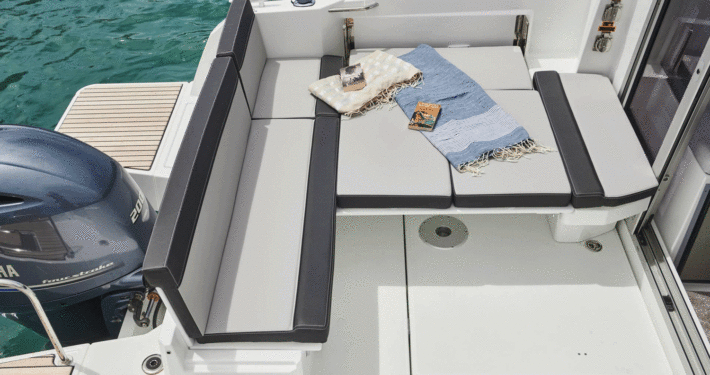 3dec289b36db7a89d4a97342c80ea504 1 710x375 - Merry Fisher 795 Série 2