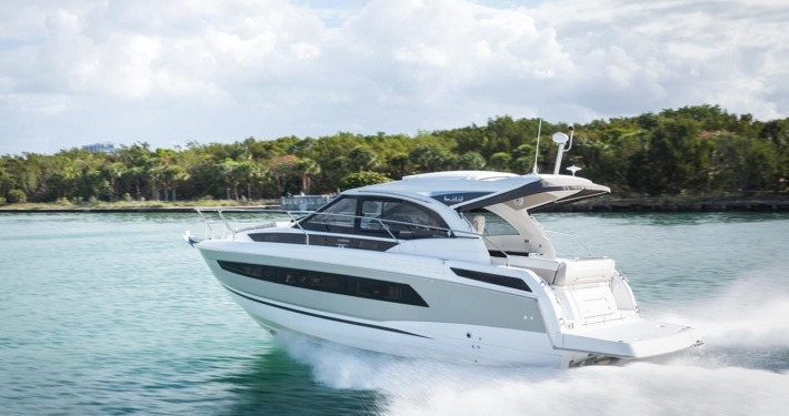 bateau jeanneau leader 33 FP3 710x375 - Leader 33 open avec arceau