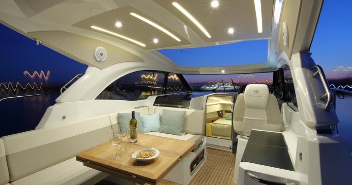 bateau jeanneau leader 33 FP9 710x375 - Leader 33 open avec arceau