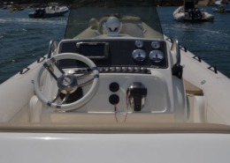 bateau location cap ferret black fin elegance 8 FP11 260x185 - Black Fin Elegance 8