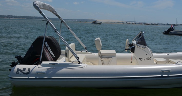bateau location cap ferret nj 630 FP10 710x375 - Nuova Jolly 630