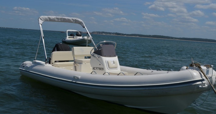 bateau location cap ferret nj 630 FP2 1 710x375 - Nuova Jolly 630