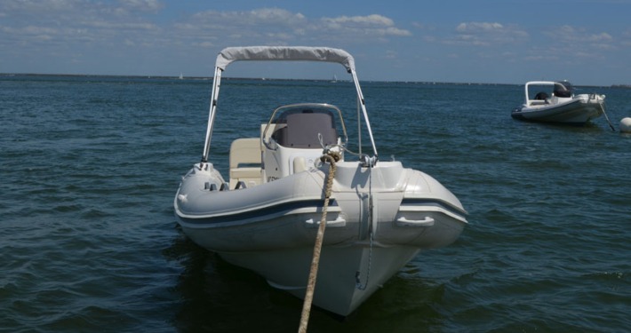 bateau location cap ferret nj 630 FP3 710x375 - Nuova Jolly 630