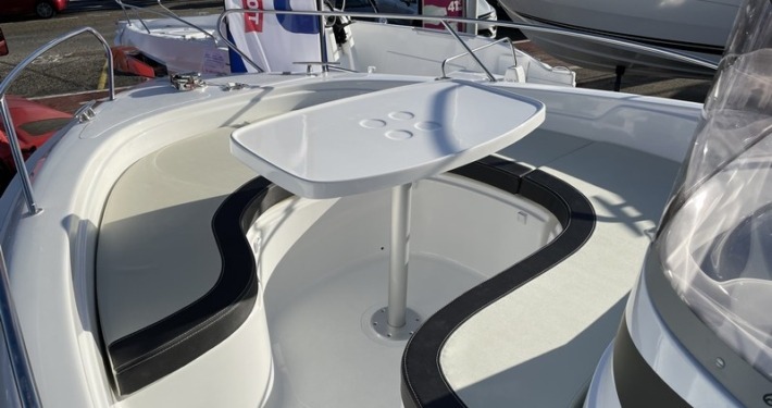 652 1 710x375 - Cap Ferret 650 Open