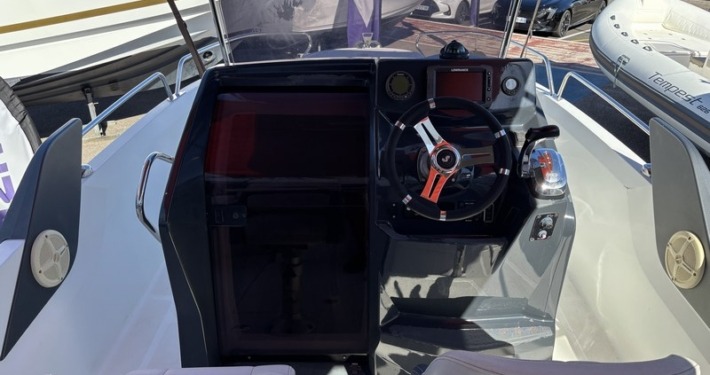 BENETEAU FLYER 6.6 SPACEDECK mini FLYER 6 3 710x375 - BENETEAU FLYER 6.6 SPACEDECK