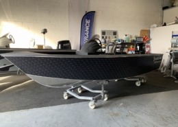 Riverlake 465 FMSC 11 260x185 - Riverlake 465 Side Console