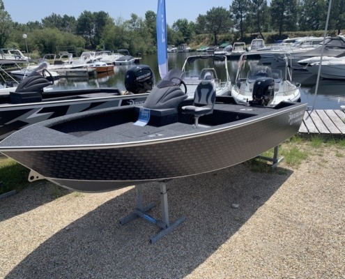mini IMG 1679 495x400 - Bateaux à moteurs