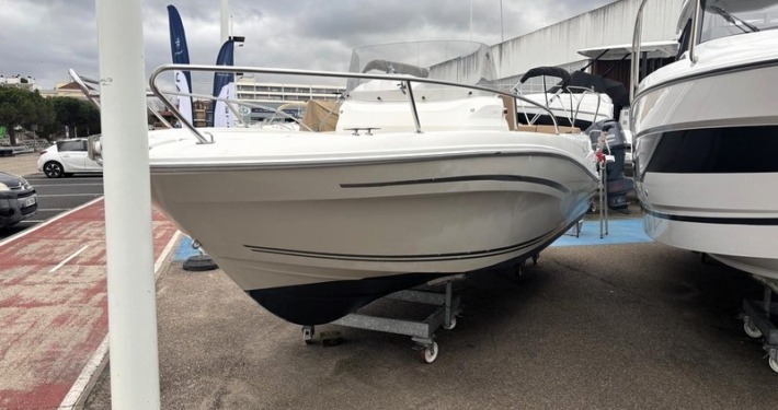 Cap Camarat 6.5 CC Série 2 Cap Camarat 6 15 1 710x375 - Cap Camarat 6.5 CC Série 2