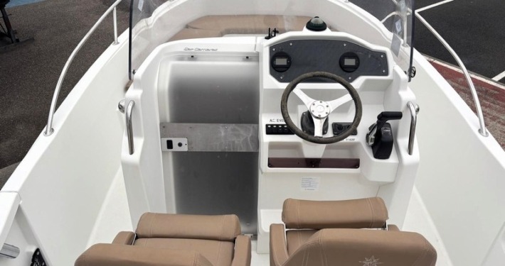 Cap Camarat 6.5 CC Série 2 Cap Camarat 6 16 1 710x375 - Cap Camarat 6.5 CC Série 2