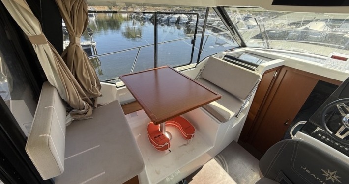 Jeanneau Merry Fisher 895 Offshore mini IMG 2252 710x375 - Jeanneau Merry Fisher 895 Offshore