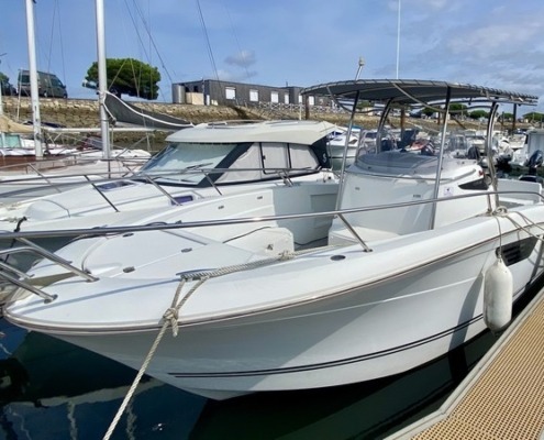 Cap Camarat 8.5 CC 3 495x400 - Bateaux à moteurs