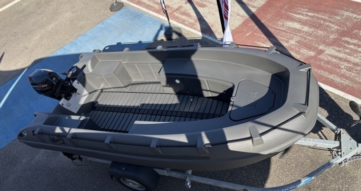 Whaly 380 10 710x375 - WHALY 380