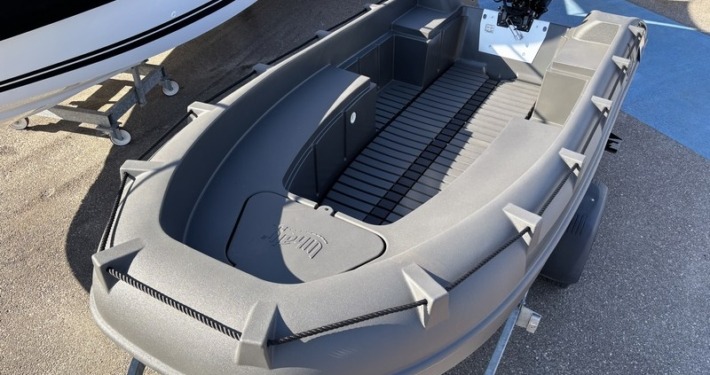 Whaly 380 5 710x375 - WHALY 380