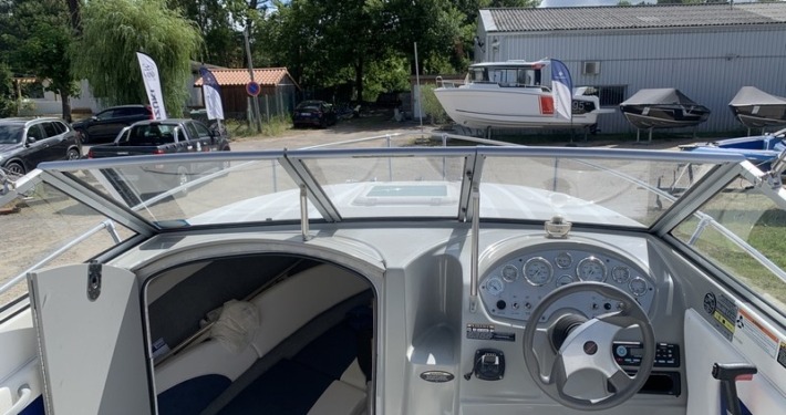 mini IMG 2062 710x375 - Bayliner 192 DISCOVERY