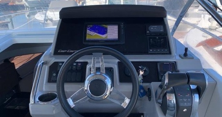 5 1 710x375 - Jeanneau Cap Camarat 9.0 Wa