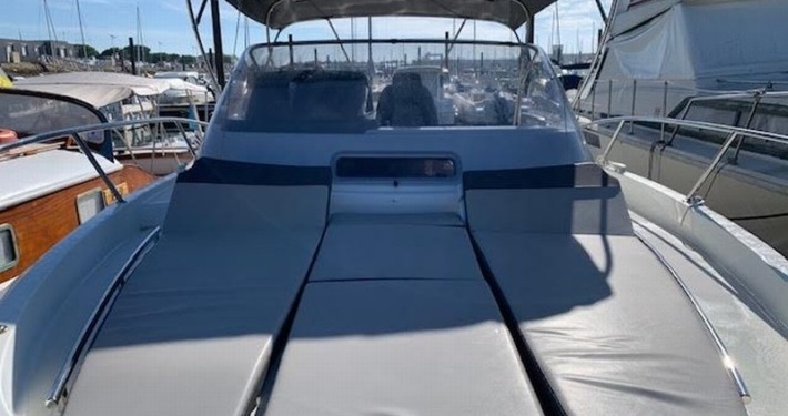 9 1 710x375 - Jeanneau Cap Camarat 9.0 Wa