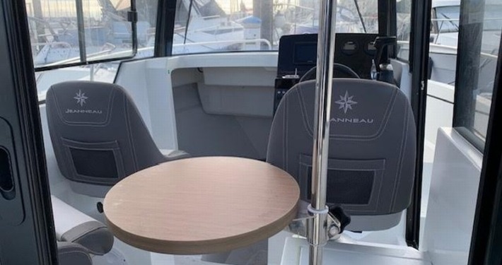 12 710x375 - Jeanneau Merry Fisher 695 Marlin