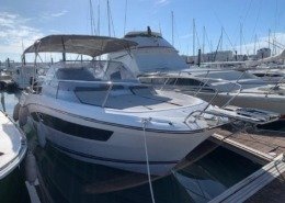 4 1 260x185 - Jeanneau Cap Camarat 9.0 Wa