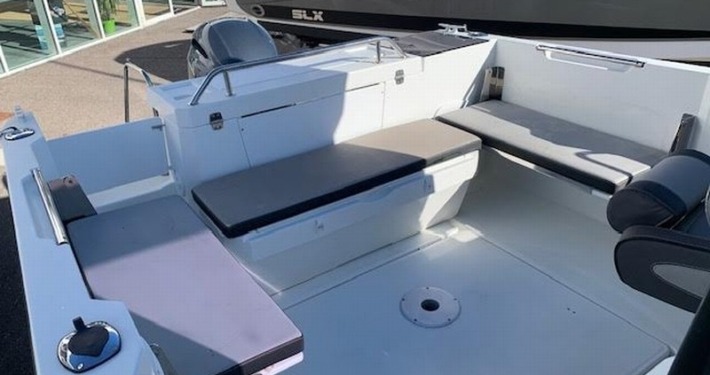 4 710x375 - Jeanneau Merry Fisher 695 Marlin