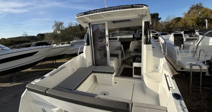 BOUCHEZ 695 SPORT 23 710x375 - Jeanneau Merry Fisher 695