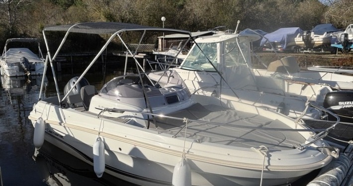 CAP CAMARAT 5 21 710x375 - Jeanneau Cap Camarat 5.5 WA S2