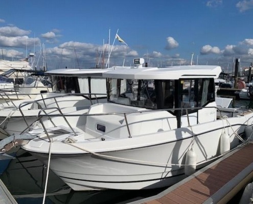 Merry Fisher 795 Marlin 2 495x400 - Bateaux &agrave; moteurs