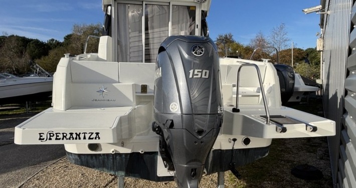 BOUCHEZ 695 SPORT 15 710x375 - Jeanneau Merry Fisher 695