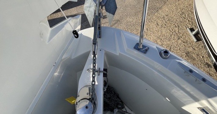 BOUCHEZ 695 SPORT 19 710x375 - Jeanneau Merry Fisher 695