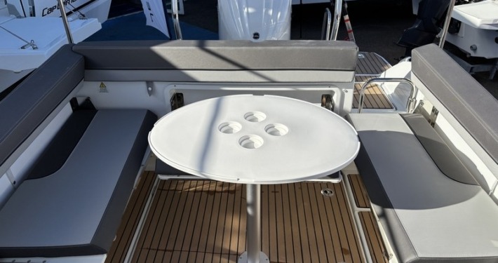 CC 7.5 WA 3 10 710x375 - Cap Camarat 7.5 WA S&eacute;rie 3