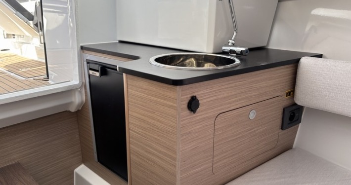 CC 7.5 WA 3 4 710x375 - Cap Camarat 7.5 WA S&eacute;rie 3