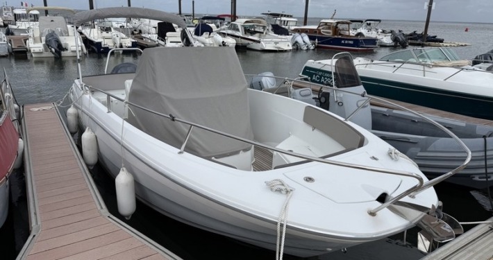 capcamarat7.5cc2 10 710x375 - Jeanneau Cap Camarat 7.5 CC S&sup2;