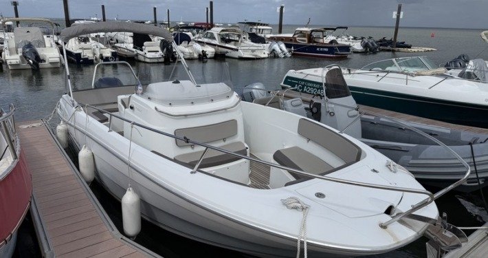 capcamarat7.5cc2 6 710x375 - Jeanneau Cap Camarat 7.5 CC S&sup2;