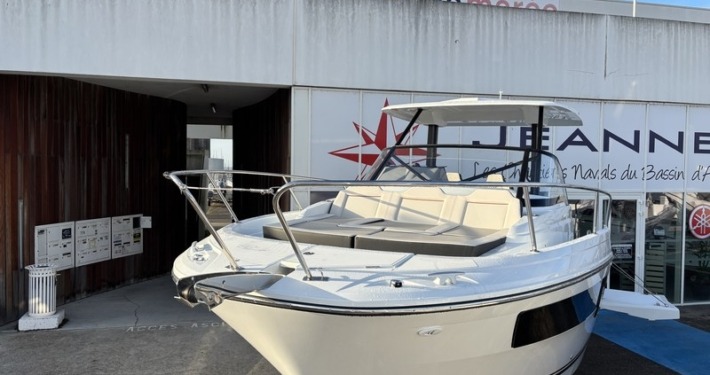 Cap Camarat 9.0 WA 2 9 710x375 - Cap Camarat 9.0 WA S&eacute;rie 2