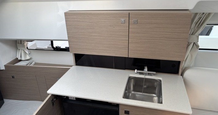 Cap Camarat 9.0 WA 2 13 710x375 - Cap Camarat 9.0 WA S&eacute;rie 2