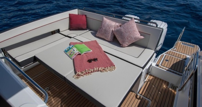 Cap Camarat 9.0 WA Série 2 Cap Camarat 9.0 Wa 10 710x375 - Cap Camarat 9.0 WA Série 2