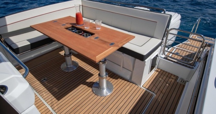 Cap Camarat 9.0 WA Série 2 Cap Camarat 9.0 Wa 11 710x375 - Cap Camarat 9.0 WA Série 2