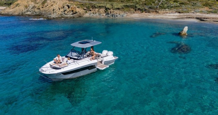 Cap Camarat 9.0 WA Série 2 Cap Camarat 9.0 Wa 7 710x375 - Cap Camarat 9.0 WA Série 2