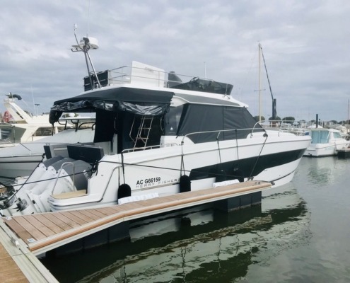 mini 1 495x400 - Bateaux &agrave; moteurs