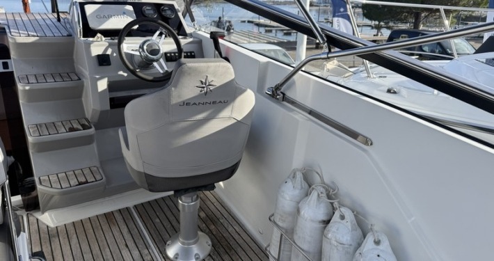 Cap Camarat 7.5 DC2 10 710x375 - Jeanneau Cap Camarat 7.5 DC