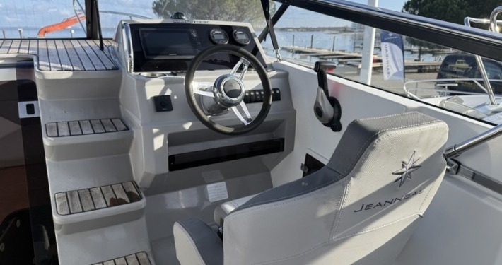 Cap Camarat 7.5 DC2 18 710x375 - Jeanneau Cap Camarat 7.5 DC