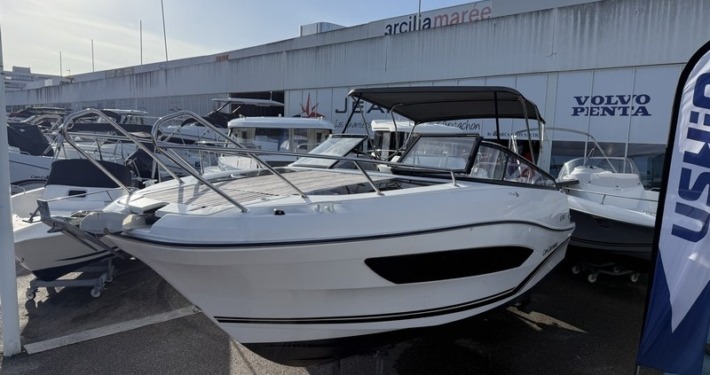 Cap Camarat 7.5 DC2 8 710x375 - Jeanneau Cap Camarat 7.5 DC