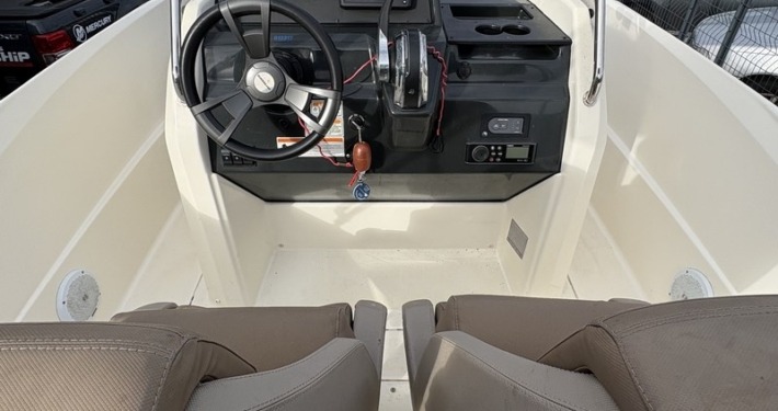 Quicksilver Activ 550 open 7 710x375 - Quicksilver Activ 555 Open