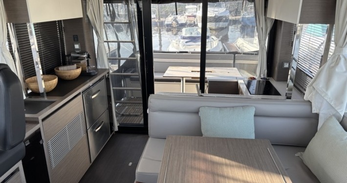 Jeanneau Merry Fisher 1295 Fly mini 8 710x375 - Jeanneau Merry Fisher 1295 Fly