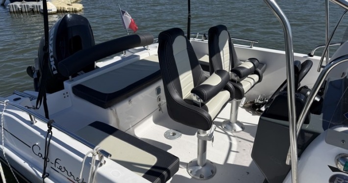 B2 702 7 710x375 - Cap Ferret 702 Sundeck