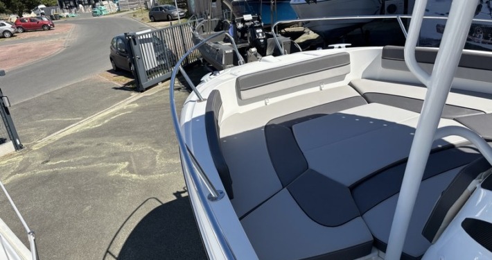 Cap Camarat 6.5 CC Série 3 BAIN DE SOLEIL 710x375 - Cap Camarat 6.5 CC Série 3