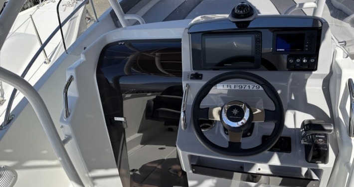 Cap Camarat 6.5 CC Série 3 Cap Camarat 6.5 CC Serie 3 3 710x375 - Cap Camarat 6.5 CC Série 3