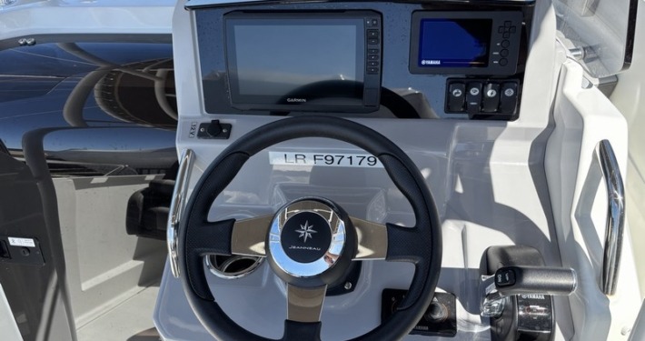 Cap Camarat 6.5 CC Série 3 Cap Camarat 6.5 CC Serie 3 4 710x375 - Cap Camarat 6.5 CC Série 3