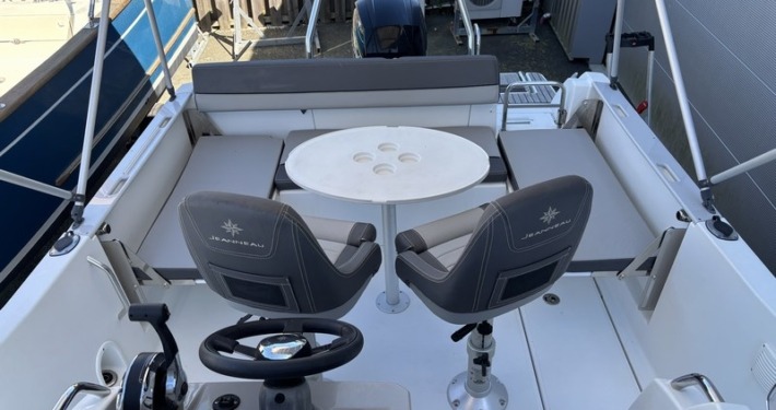 Cap Camarat 6.5 CC Serie 3 10 710x375 - Cap Camarat 6.5 CC S&eacute;rie 3